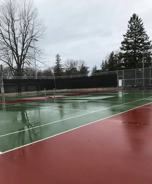 An Image of Tennis Courts at Parc des Chênes in Laval