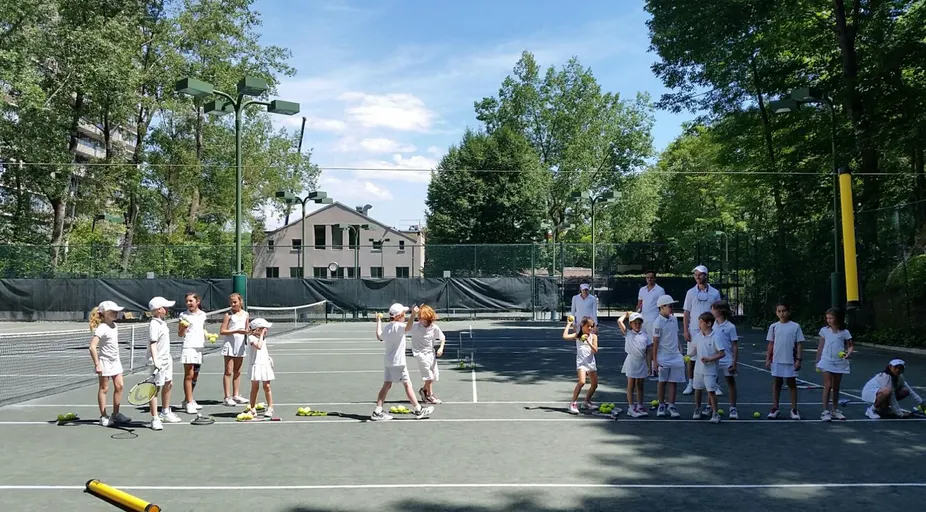 An Image of Tennis Courts at The Hillside Tennis Club in Montreal
