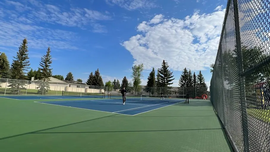 An Image of Tennis Courts at Shawnee Slopes Tennis Court in Calgary
