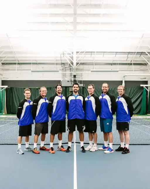 A picture representing the tennis lessons run by North Vancouver Tennis Centre