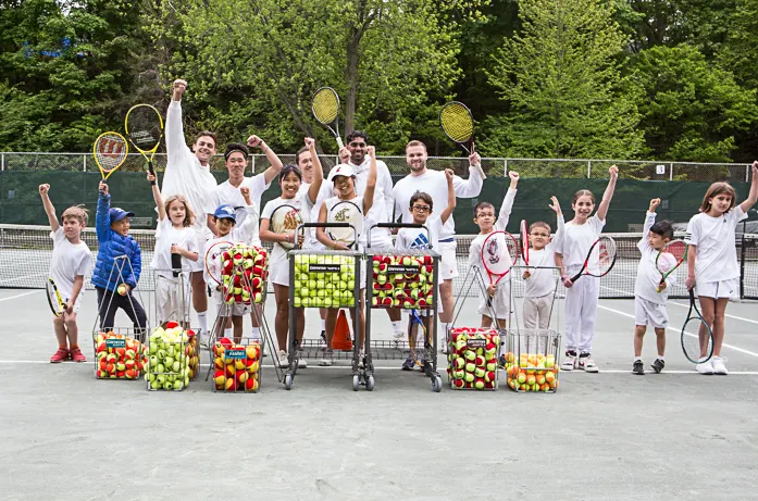 A picture representing the tennis lessons run by Lawrence Park Tennis Club