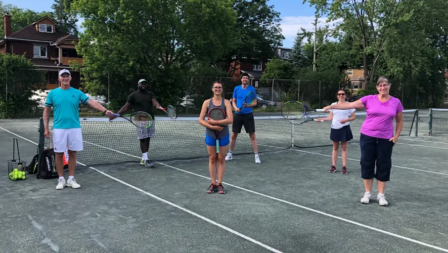 A picture representing the tennis lessons run by Ottawa Tennis & Lawn Bowling Club