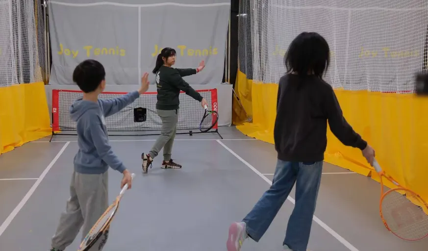 A picture representing the tennis lessons run by Joy Tennis - Self-paced Training Hub
