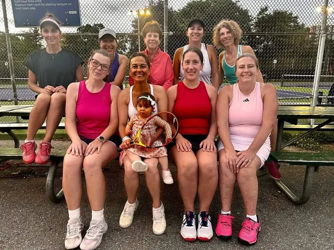 A picture representing the tennis lessons run by Dentonia Park Tennis Club
