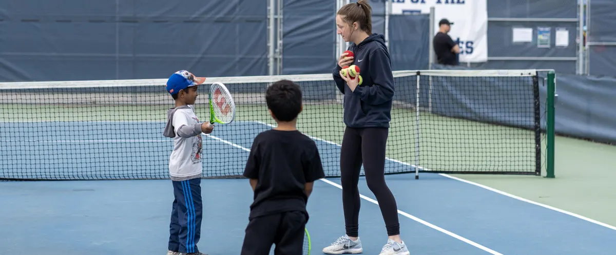 A picture representing the tennis lessons run by U of T Scarborough Tennis Centre