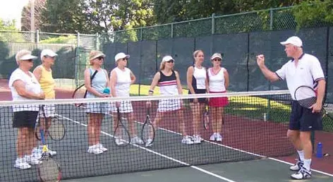 A picture representing the tennis lessons run by Bayview Village Tennis Club