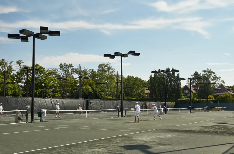 A picture representing the tennis lessons run by Toronto Lawn Tennis Club