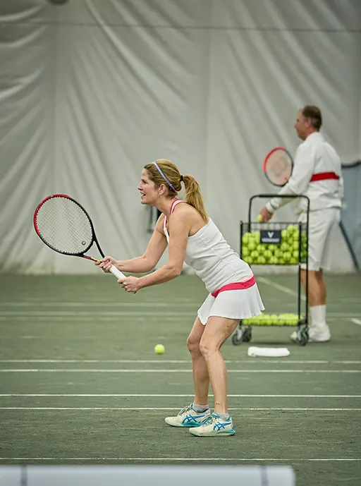A picture representing the tennis lessons run by Badminton & Racquet Club of Toronto