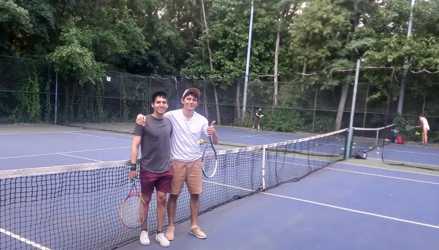 A picture representing the tennis lessons run by Howard Park Tennis Club