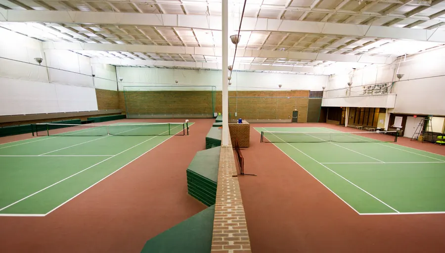 A picture representing the tennis lessons run by The Riverside Club