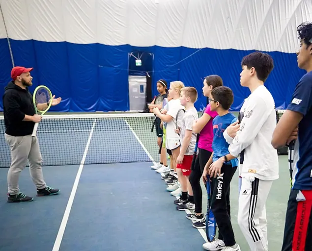 A picture representing the tennis lessons run by Premier Racquet Clubs - Brampton