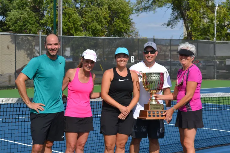 A picture representing the tennis lessons run by Tuxedo Tennis Club