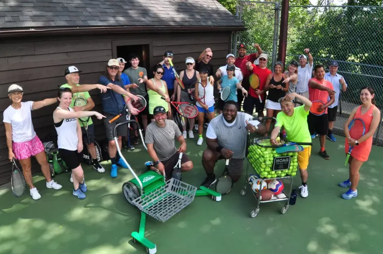 A picture representing the tennis lessons run by Mount Pleasant Tennis Club