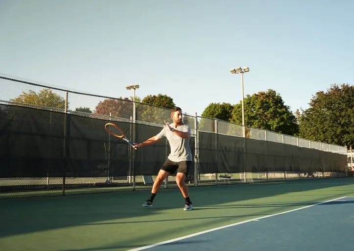 A picture representing the tennis lessons run by Markham Tennis Academy