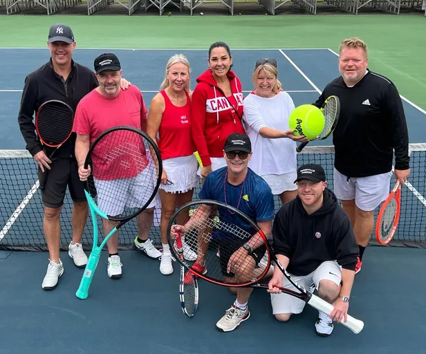 A picture representing the tennis lessons run by Hollyburn Country Club