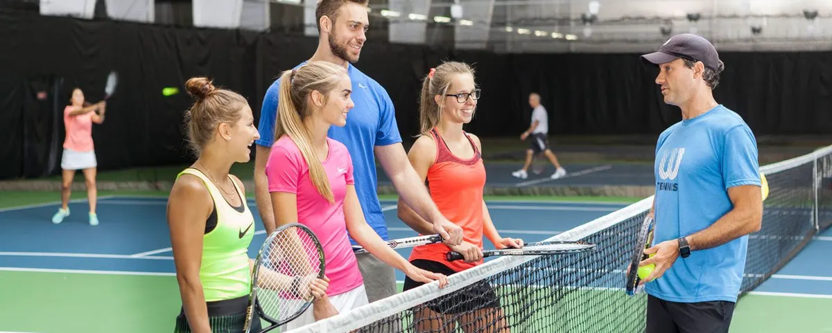 A picture representing the tennis lessons run by Club de Tennis de Vanier