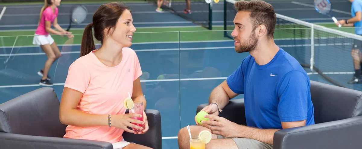 A picture representing the tennis lessons run by Club Avantage Multi-Sports