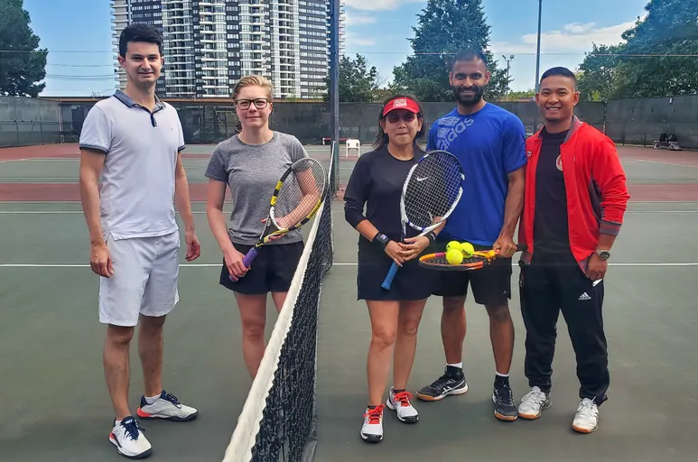 A picture representing the tennis lessons run by Applewood Tennis Club