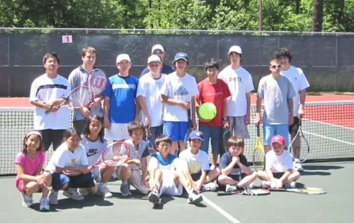 A picture representing the tennis lessons run by Whiteoaks Park Tennis Club