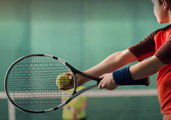 A picture representing the tennis lessons run by Tennis Saskatchewan