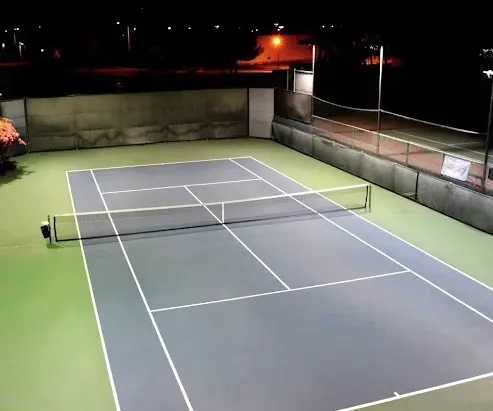A picture representing the tennis lessons run by South End Lawn Tennis Club