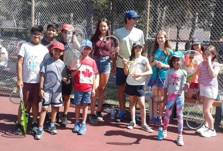 A picture representing the tennis lessons run by Meadowvale West Tennis Club