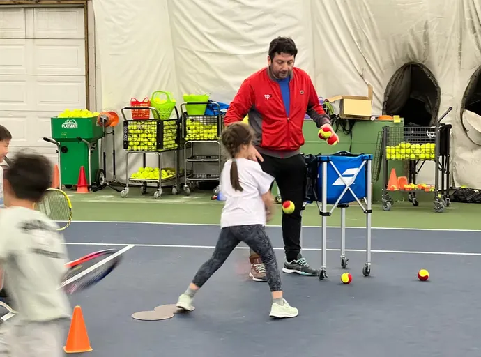A picture representing the tennis lessons run by International Tennis Academy Canada