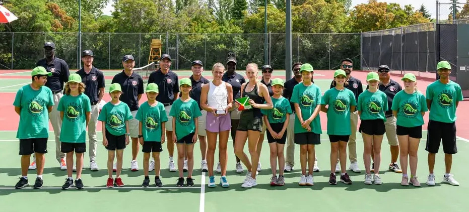 A picture representing the tennis lessons run by Riverside Badminton & Tennis Club