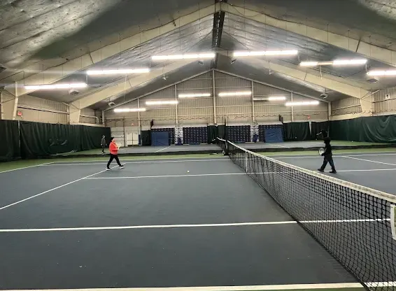 A picture representing the tennis lessons run by Steveston Community Centre
