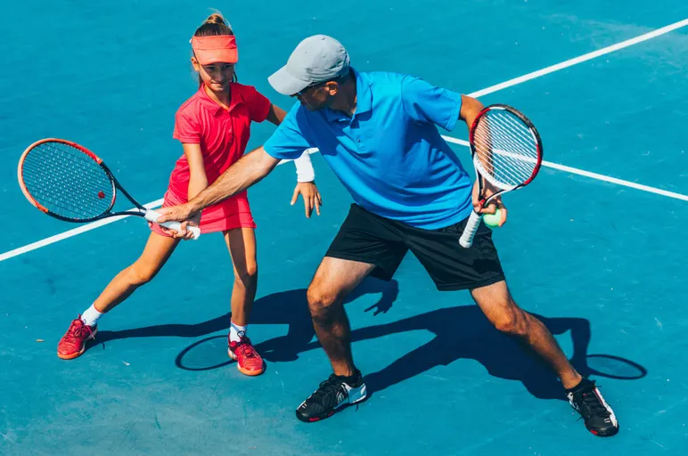 A picture representing the tennis lessons run by Thornhill Park Tennis Club