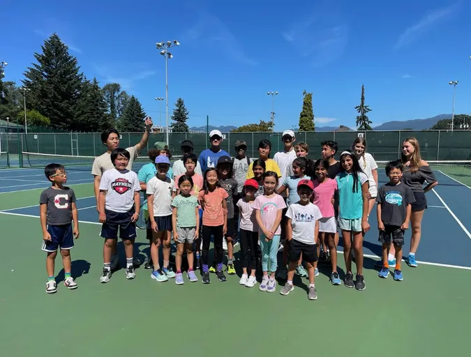 A picture representing the tennis lessons run by Kris Santoso Breakpoint Tennis