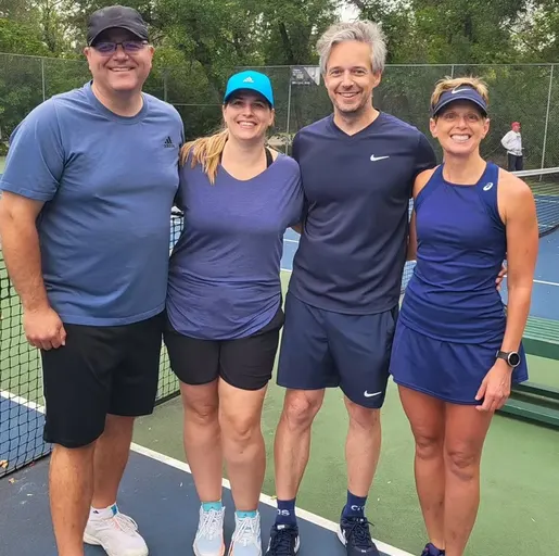 A picture representing the tennis lessons run by Lakeshore Tennis Club