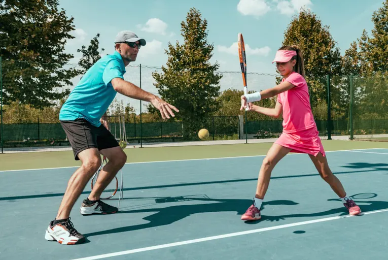 A picture representing the tennis lessons run by Tecumseh Tennis Club