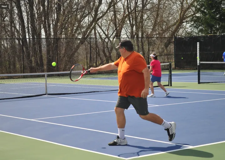 A picture representing the tennis lessons run by Nassagaweya Tennis Centre