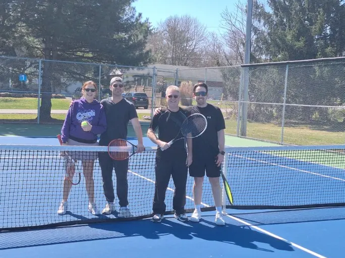 A picture representing the tennis lessons run by Hilltop Tennis Club