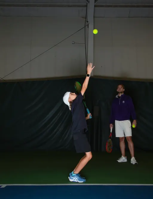 A picture representing the tennis lessons run by Edgemont Athletic