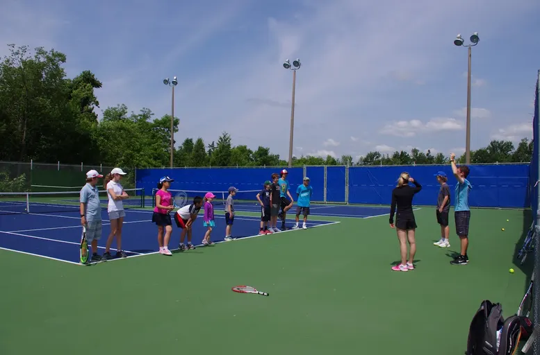 A picture representing the tennis lessons run by North Burlington Tennis Club