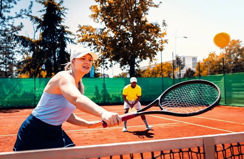 A picture representing the tennis lessons run by Garneau Tennis & Beach Volleyball Club