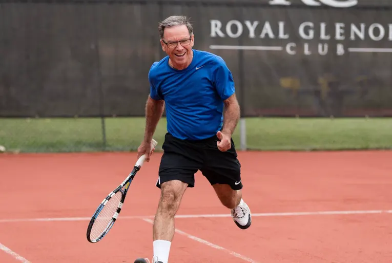 A picture representing the tennis lessons run by Royal Glenora Club