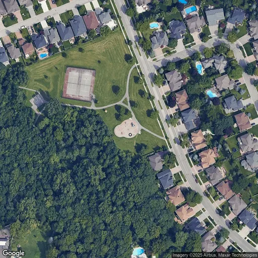 Tennis in Ambleside Park