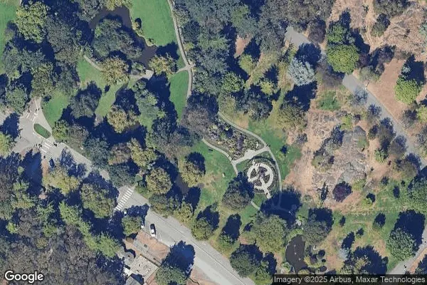 Tennis in Beacon Hill Park