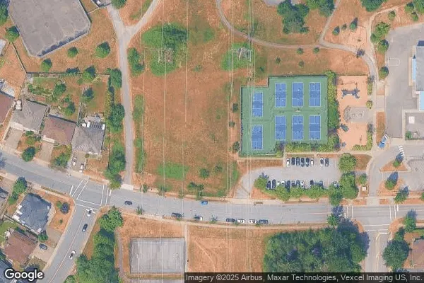 Tennis in Bramble Park