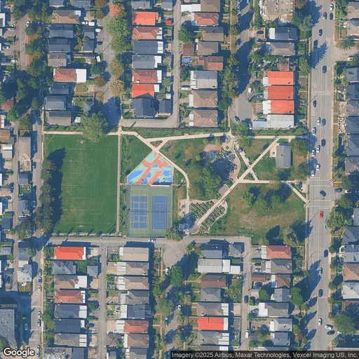 Tennis in Brewers Park