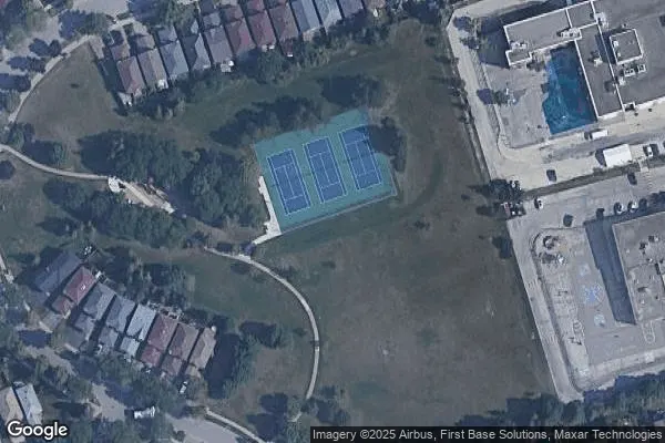 Tennis in Bathurst Estates Park