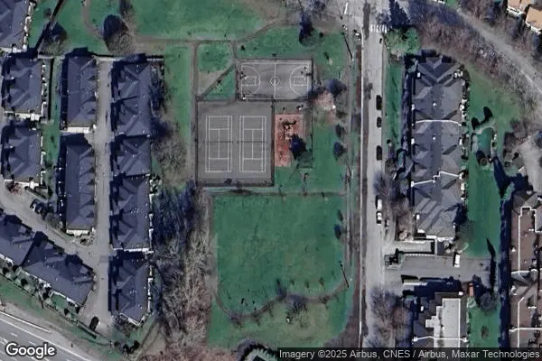 Tennis in Brickwood Park
