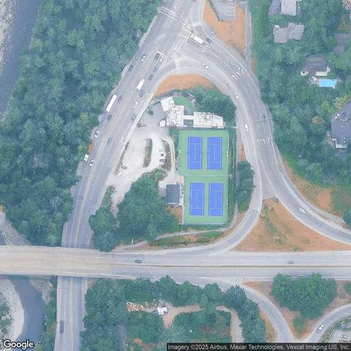 Tennis in Capilano Tennis Club