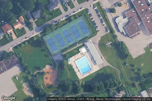 Tennis in City View Tennis Club