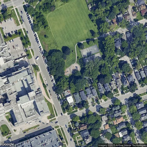 Tennis in Doidge Park