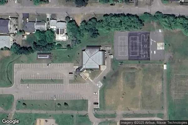Tennis in Current River Courts