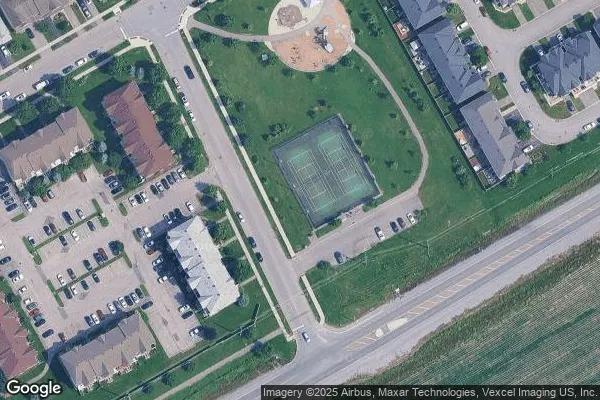 Tennis in Crowridge Tennis Courts